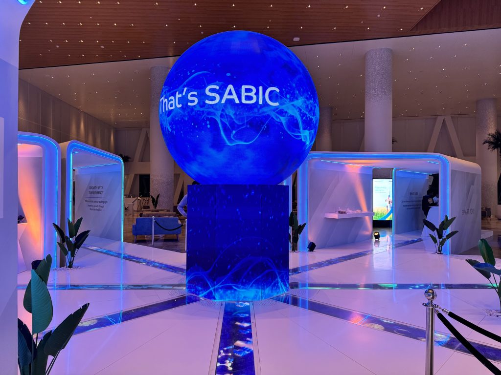 JR Visual Indoor LED Sphere presents in Year End Meeting of Sabic 3