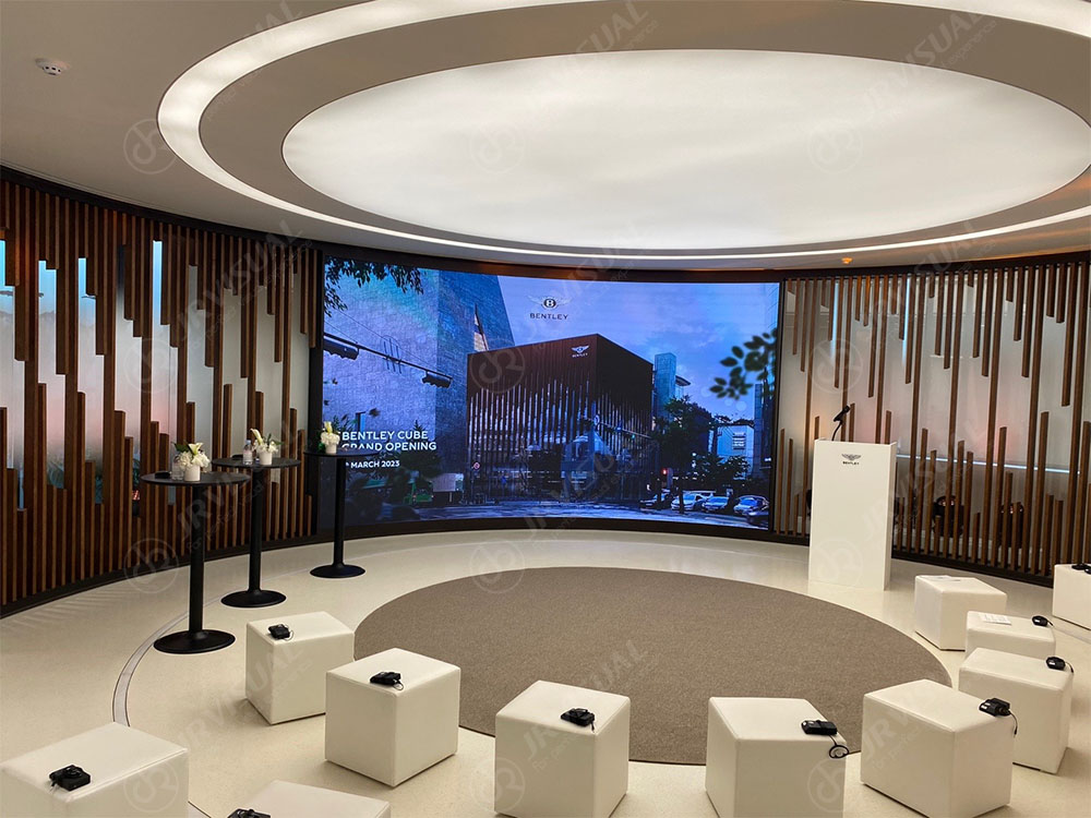 jrvisualtec-isoft-flexible-led-display-bentley-showroom-6