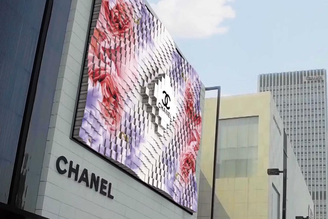 Extremely Fine Gap in 3D robotic LED screen