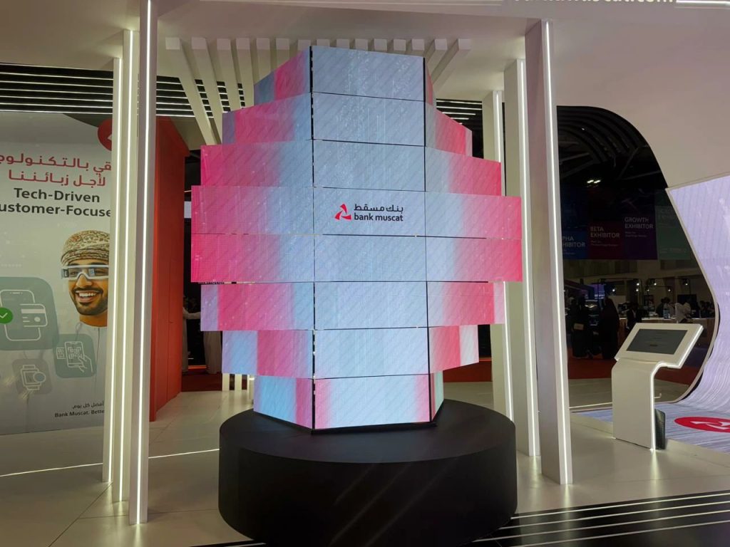 jrvisualtec-delta-wing-rotating-matrix-led-screen55
