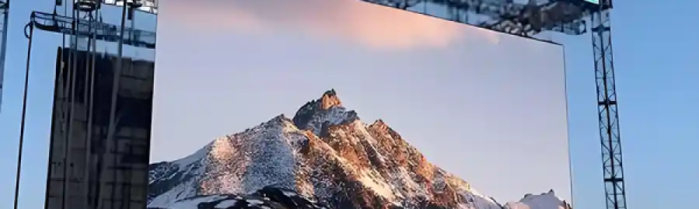 outdoor-LED-display-commercial-spaces1